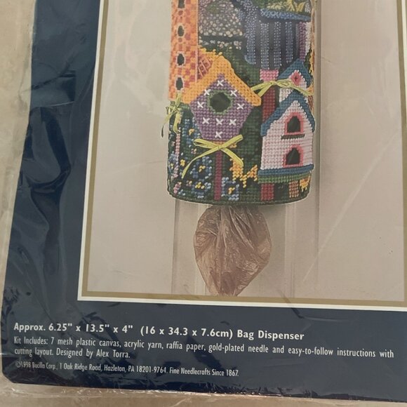 NOS 1998 Bucilla Plastic Canvas Birdhouse Kitchen Bag Dispenser Kit 6255 - Picture 2 of 3
